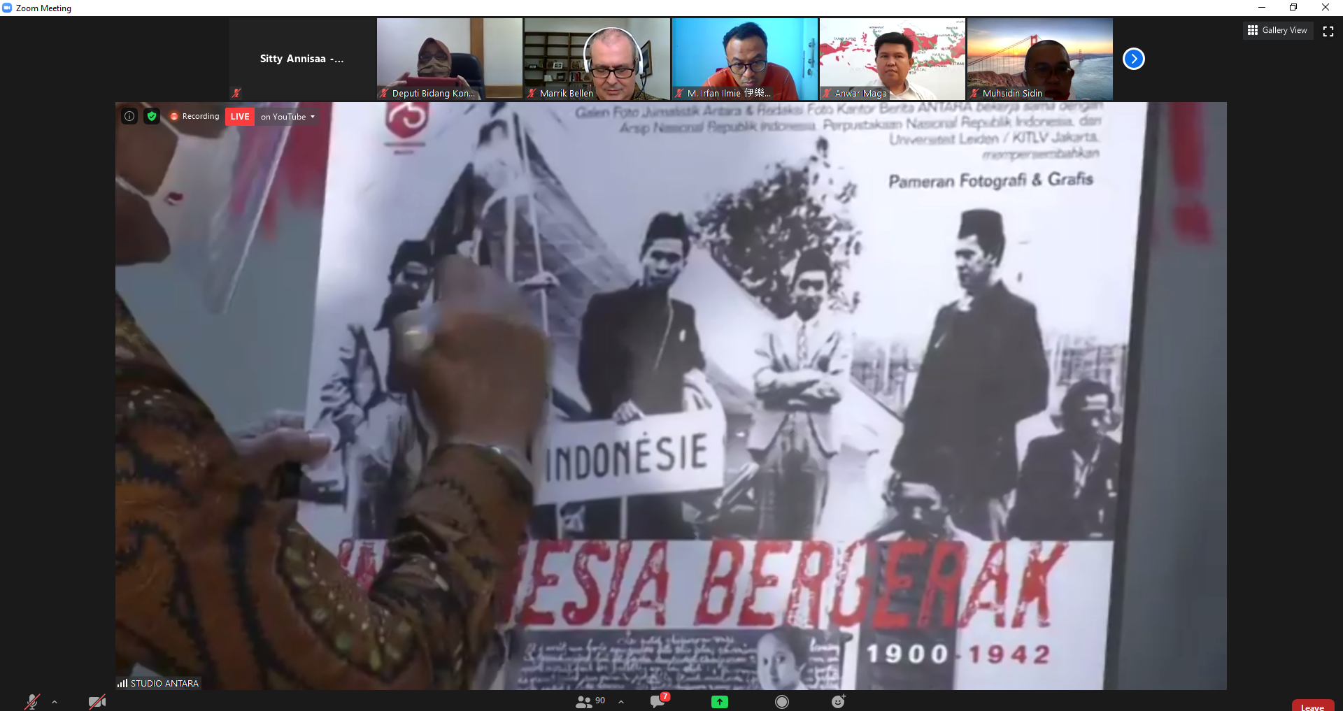 Pameran Foto dan Grafis Indonesia Bergerak 1900-1942 Dibuka