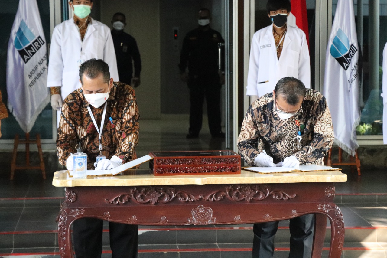 Naskah Proklamasi Tulisan Tangan Bung Karno Kembali “Hadir” pada Upacara Peringatan Detik-Detik Proklamasi Kemerdekaan RI Tahun 2021 di Istana Merdeka