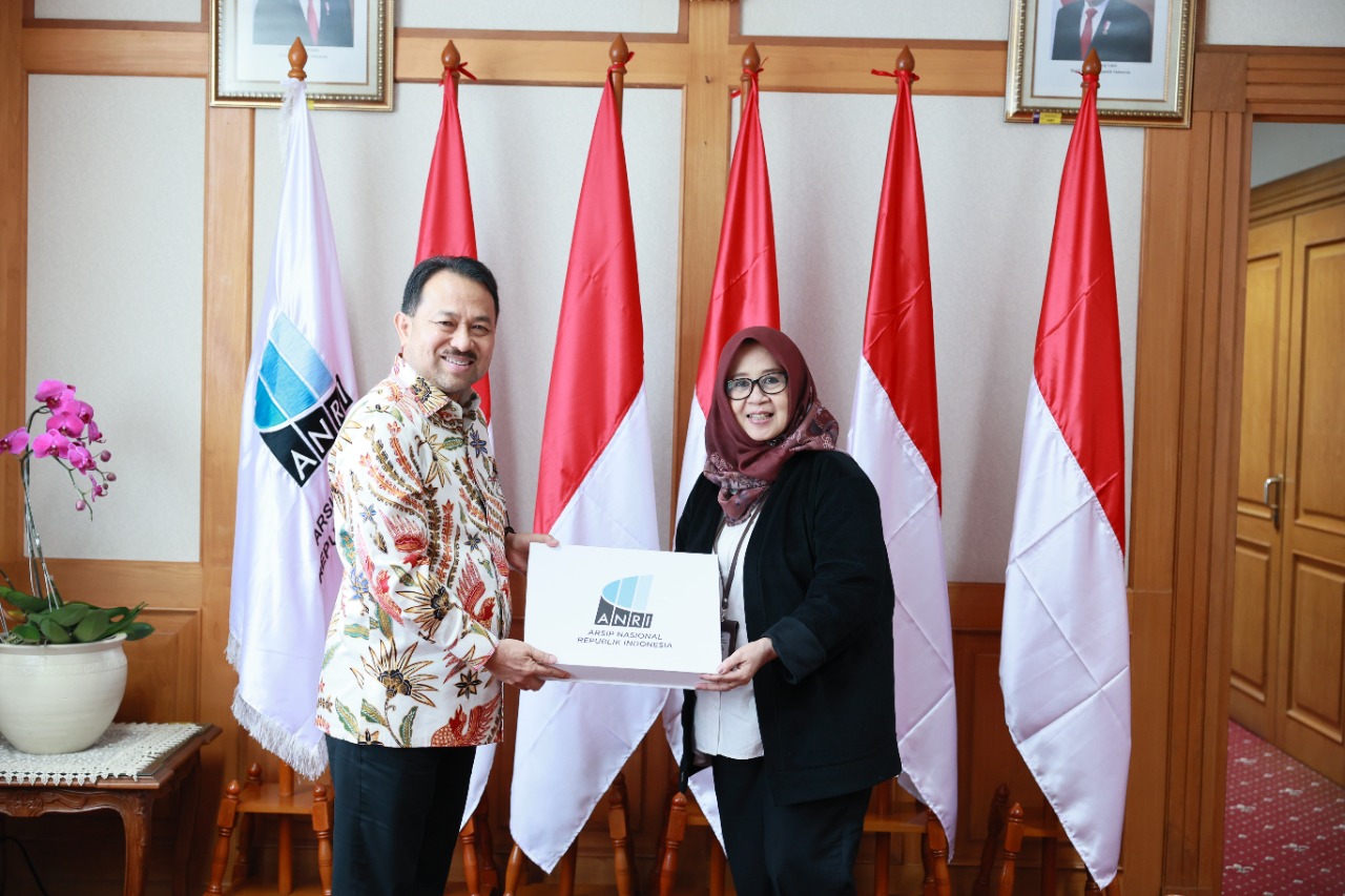 Deputi Bidang Konservasi Kearsipan ANRI Menerima Kunjungan Resmi Sultan Banjar Kalimantan  Timur.