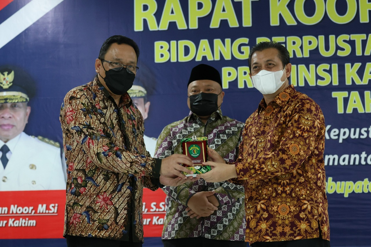 Mendukung Kalimantan Timur Kuat dan Berdaulat, Dinas Perpustakaan & Arsip Provinsi Kalimantan Timur Selenggarakan Rapat Koordinasi Bidang Literasi & Bidang Kearsipan Tingkat Provinsi