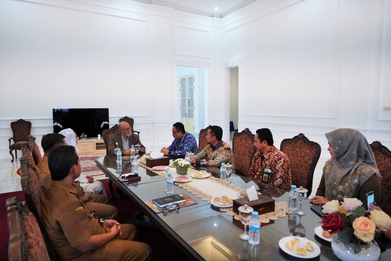 Kepala ANRI Bersama Duta Arsip Melakukan Audiensi dengan Wali Nangroe Aceh