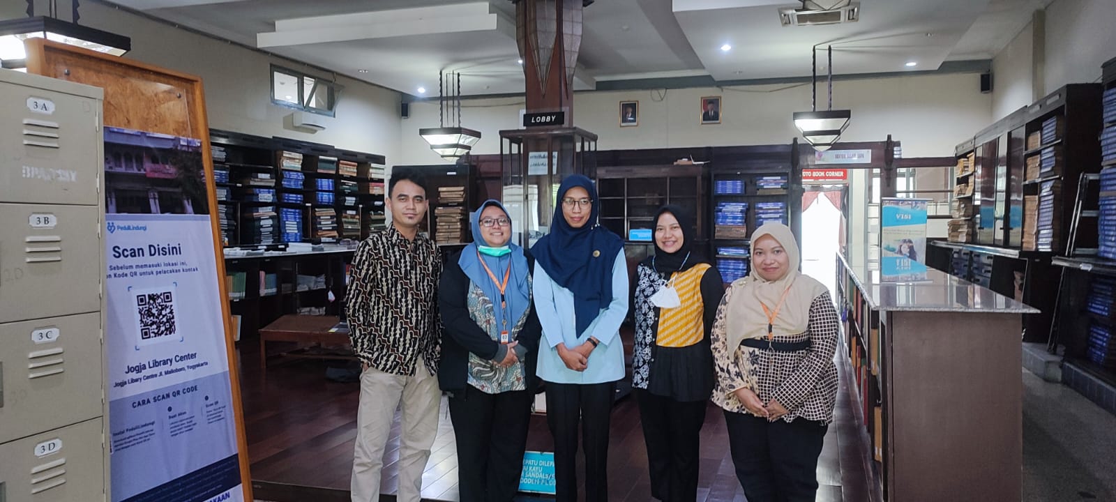 Pengolahan ANRI Melakukan Penelusuran Sumber dan Referensi di Jogjakarta Library Center