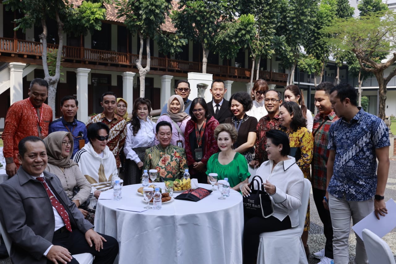 Istri Presiden Sukarno, Ratna Sari Dewi Kunjungi Pusat Studi Arsip Statis Kepresidenan ANRI