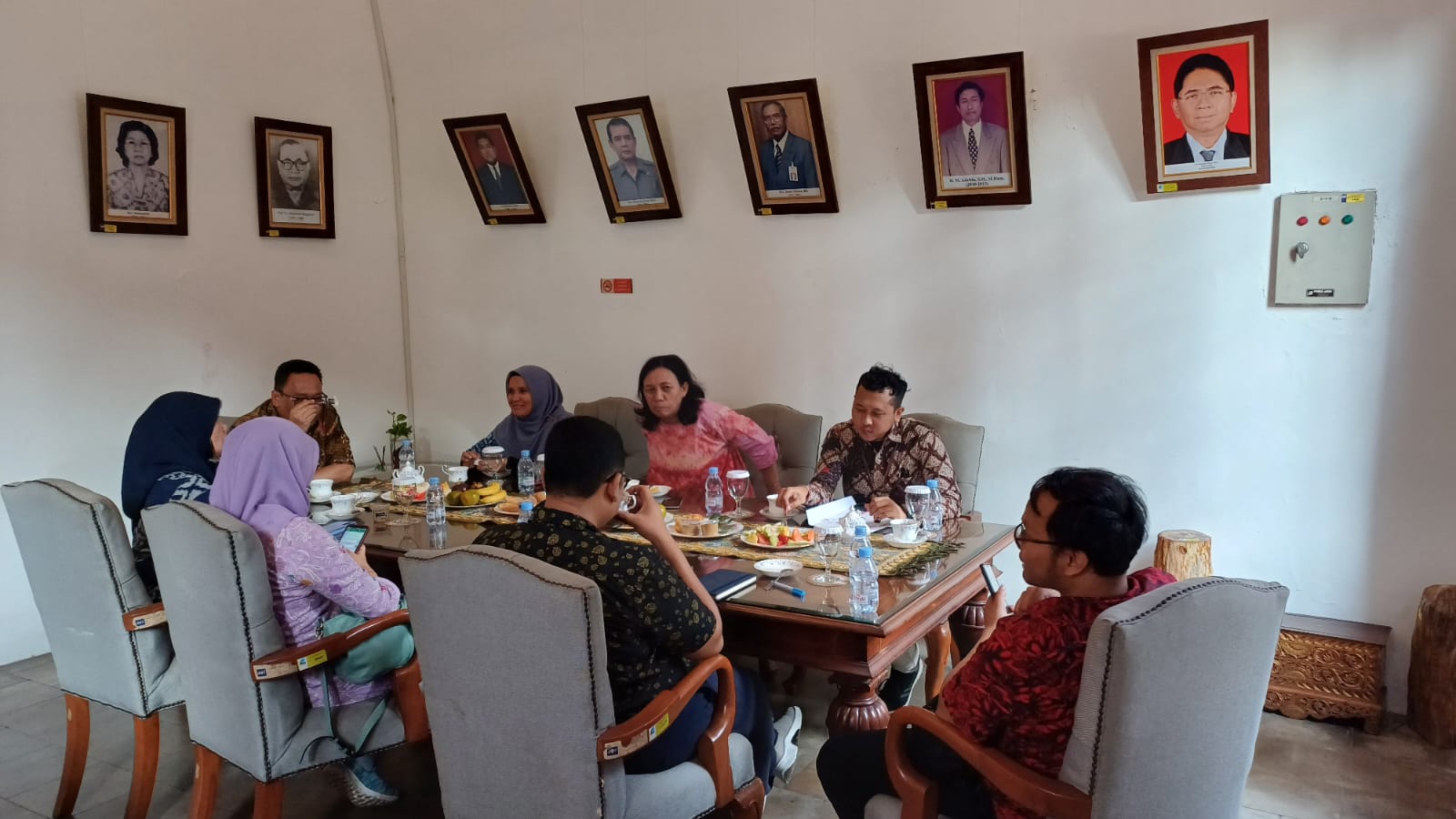 Plh. Kepala ANRI dan Duta Arsip Kunjungi Pameran Tetap Presiden Pertama Ir. Sukarno