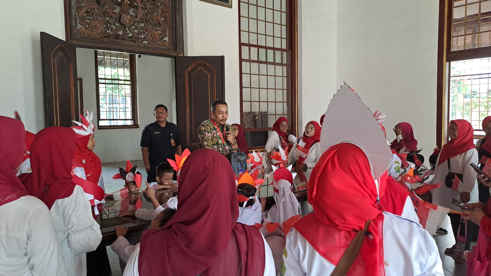 Belajar Sejarah Presiden Sukarno, TK Raudhatul Athfal Cahaya Petunjuk Kunjungi Pameran Tetap Presiden Sukarno Bapak Bangsa
