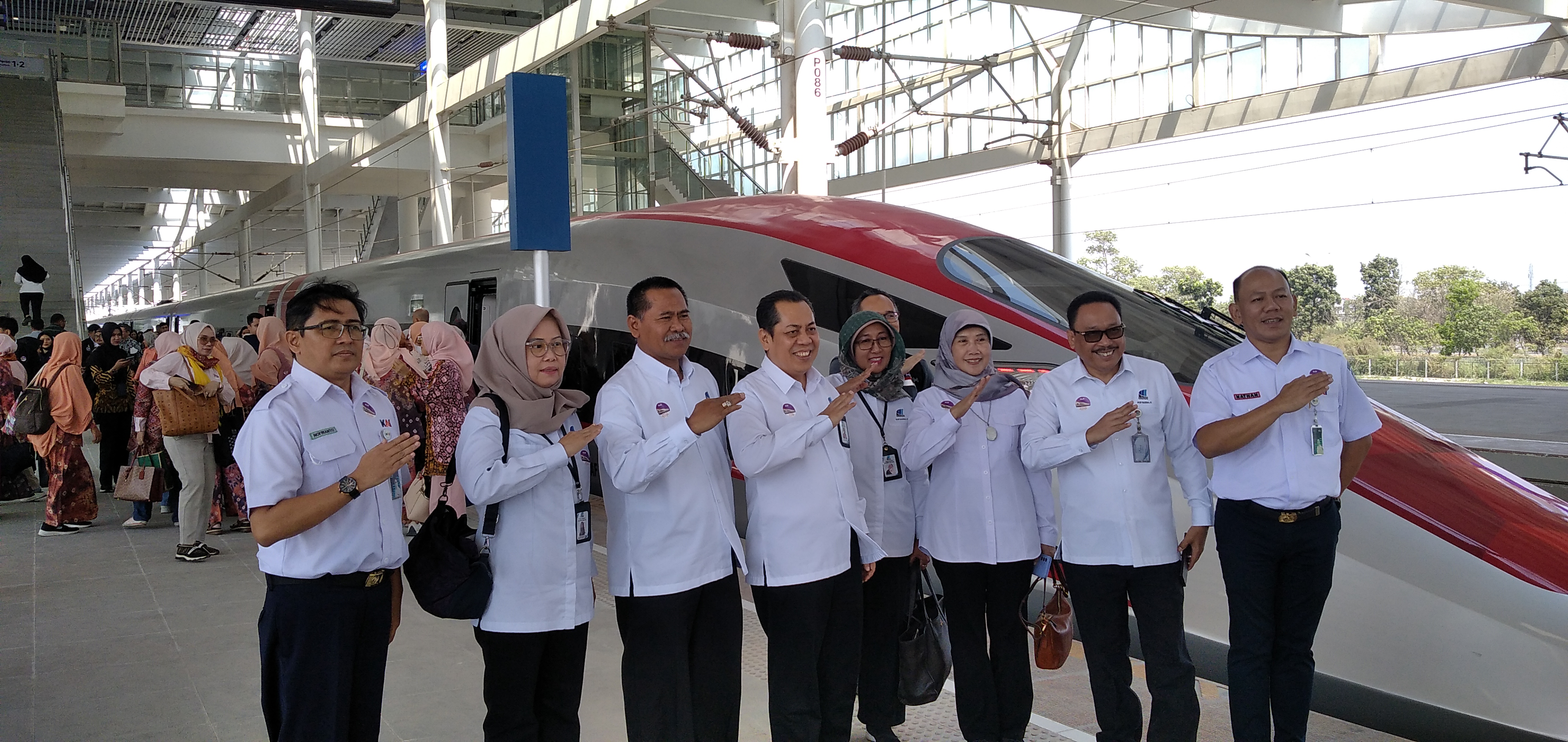 Plt. Kepala ANRI dan Pimpinan Tinggi Madya Uji Coba Publik Kereta Cepat Jakarta Bandung