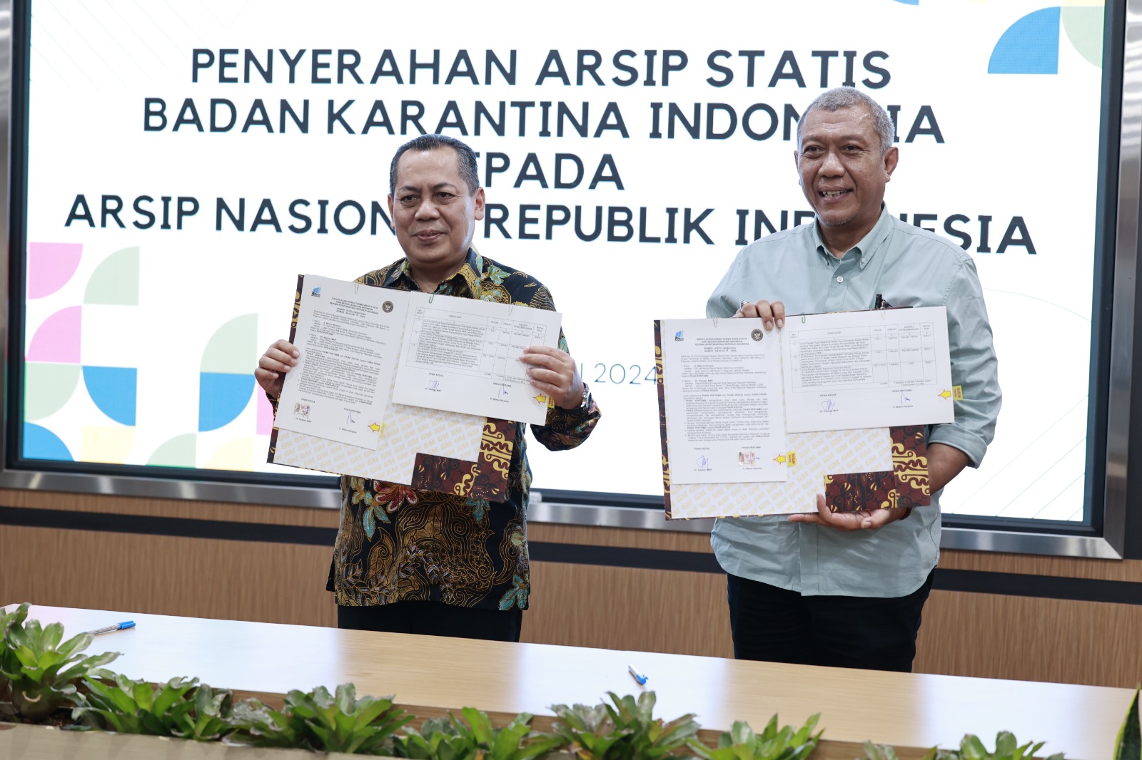 Badan Karantina Indonesia Menyerahkan Arsip Statis Eks Badan Karantina Pertanian ke ANRI