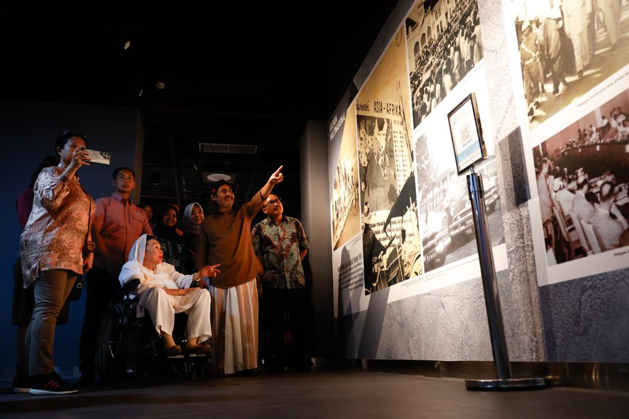 Sinta Nuriyah Wahid Kunjungi dan Studi Banding ke Pameran Tetap Presiden Pertama Ir. Sukarno