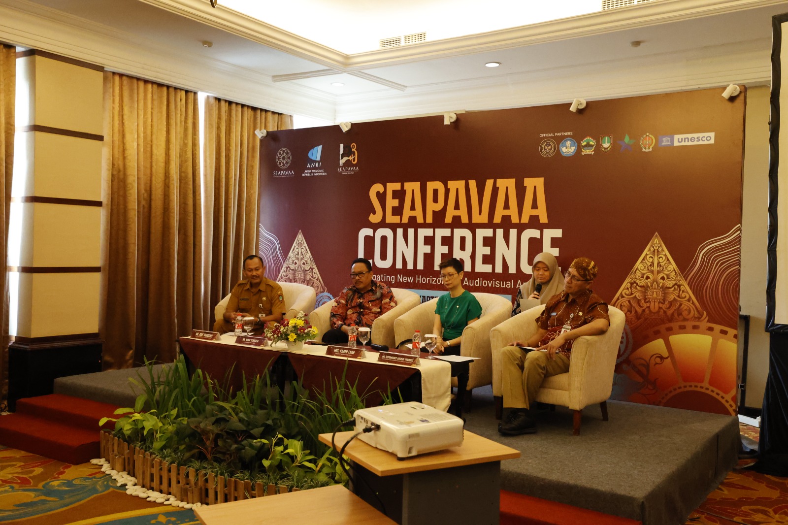 Konferensi Pers Pelaksanaan Konferensi Internasional ke-28 SEAPAVAA di Solo