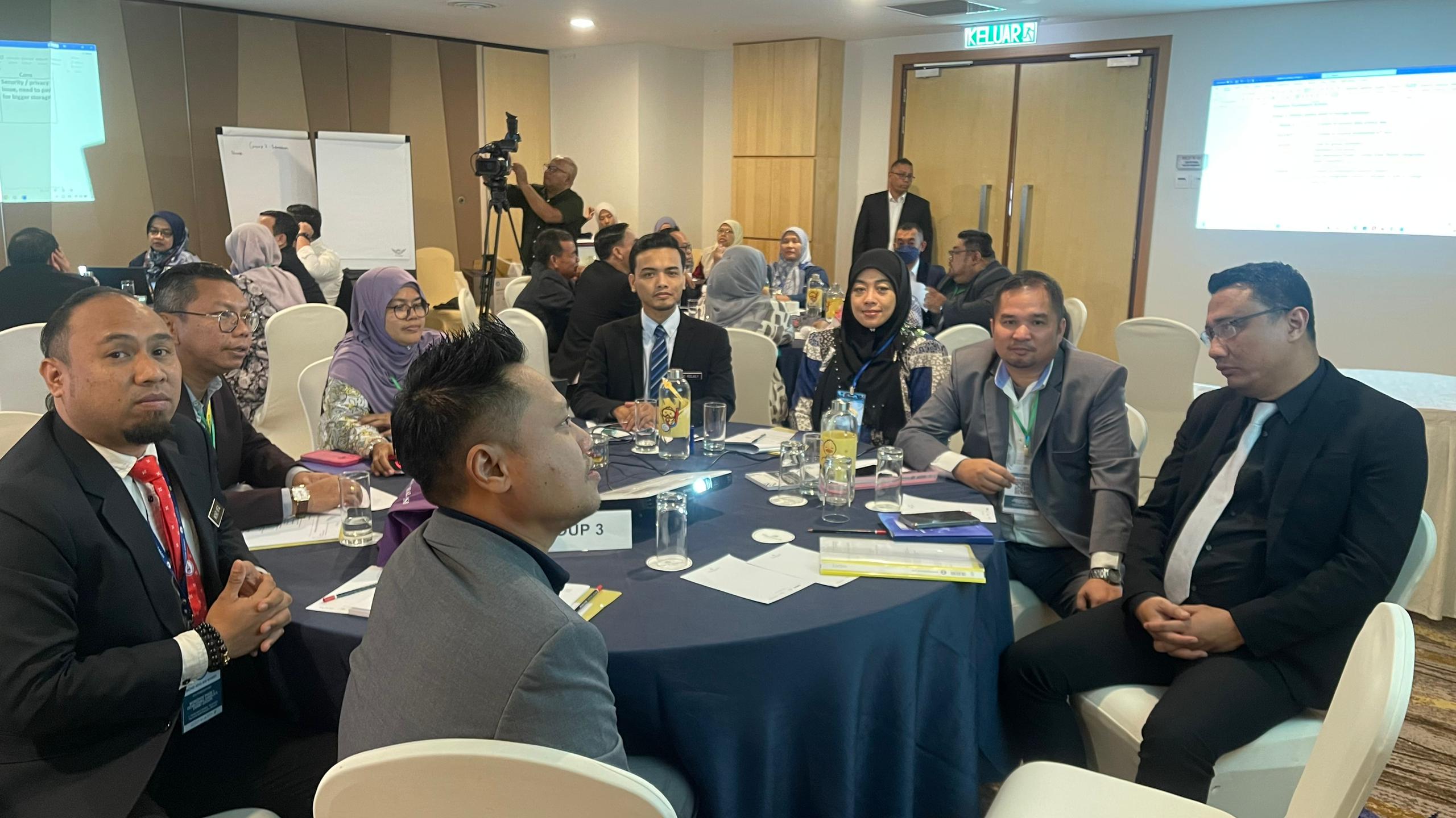 Plt. Kepala dan Delegasi ANRI Hadiri Workshop Expert Group dan Seminar Internasional SARBICA