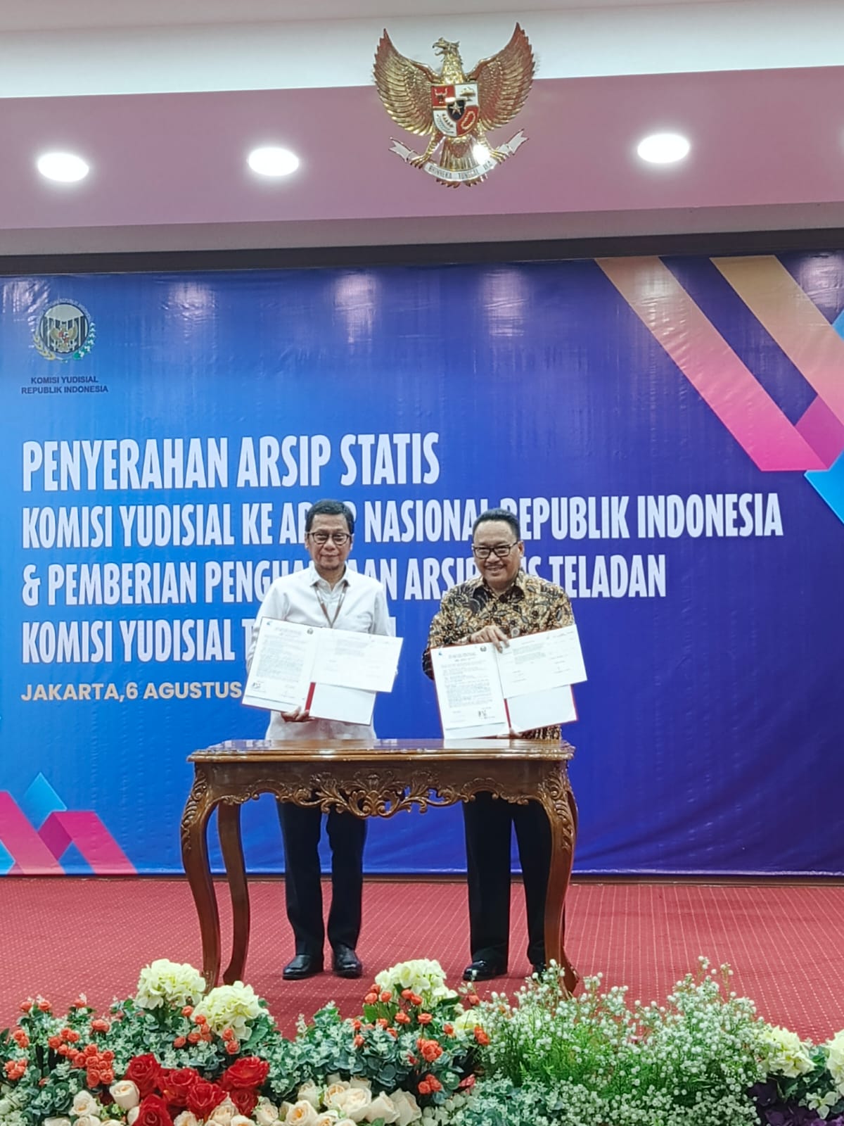 Serah Terima Arsip Statis Komisi Yudisial ke ANRI