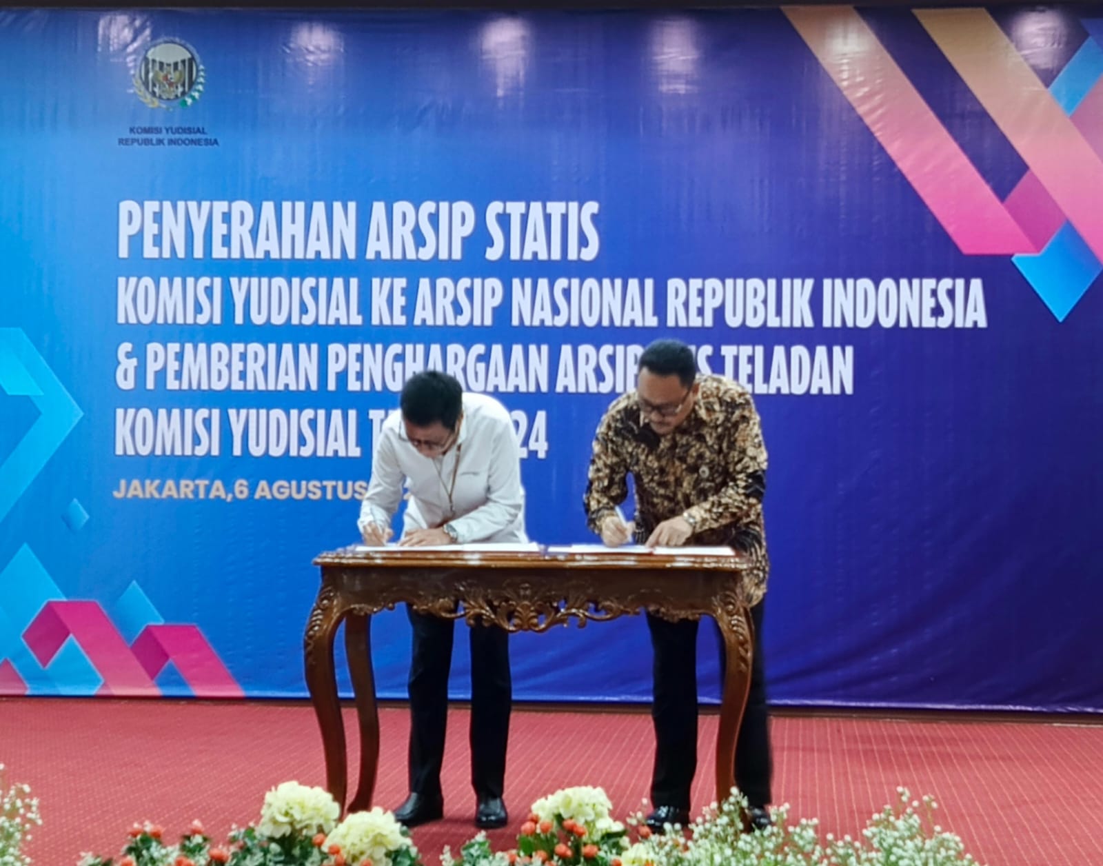 Serah Terima Arsip Statis Komisi Yudisial ke ANRI