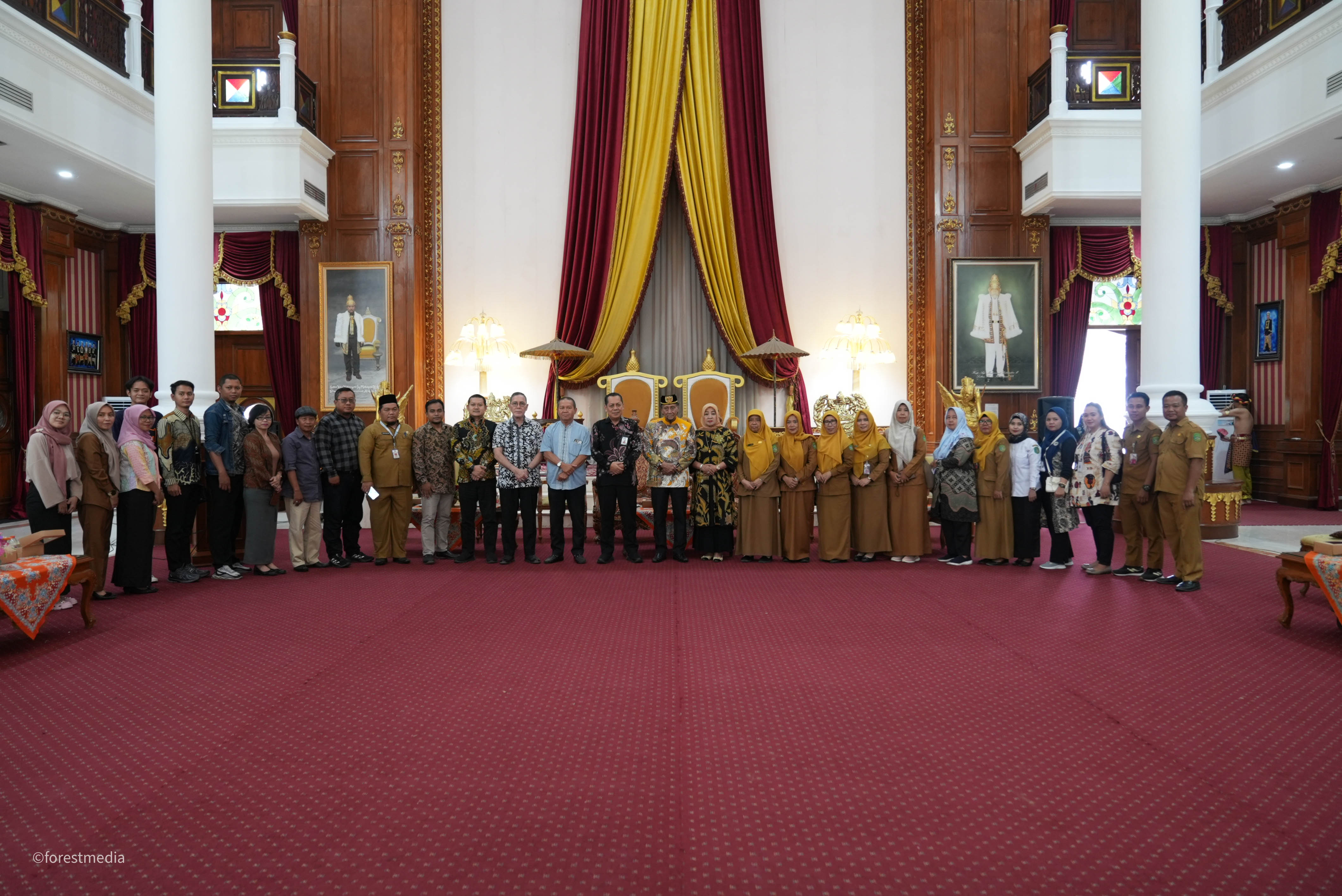 Tim Memori Kolektif Bangsa ANRI Bersilaturahmi dengan Sultan Kutai Kertanegara ing Martapura Ke-21