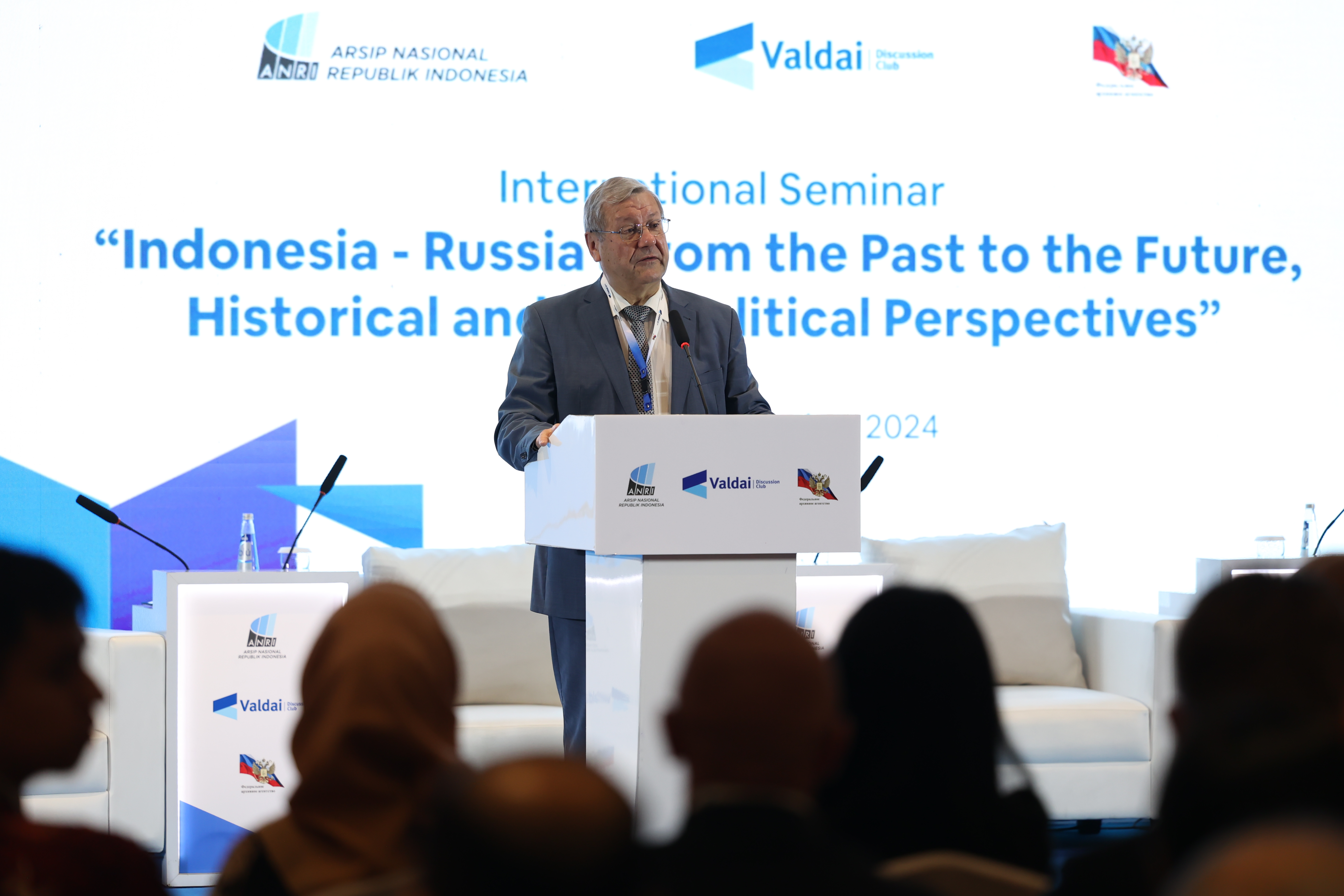 Dari Sochi, Rusia ke Jakarta, Indonesia: Seminar Internasional from the Past to the Future, the Historical and Geopolitical Perspective