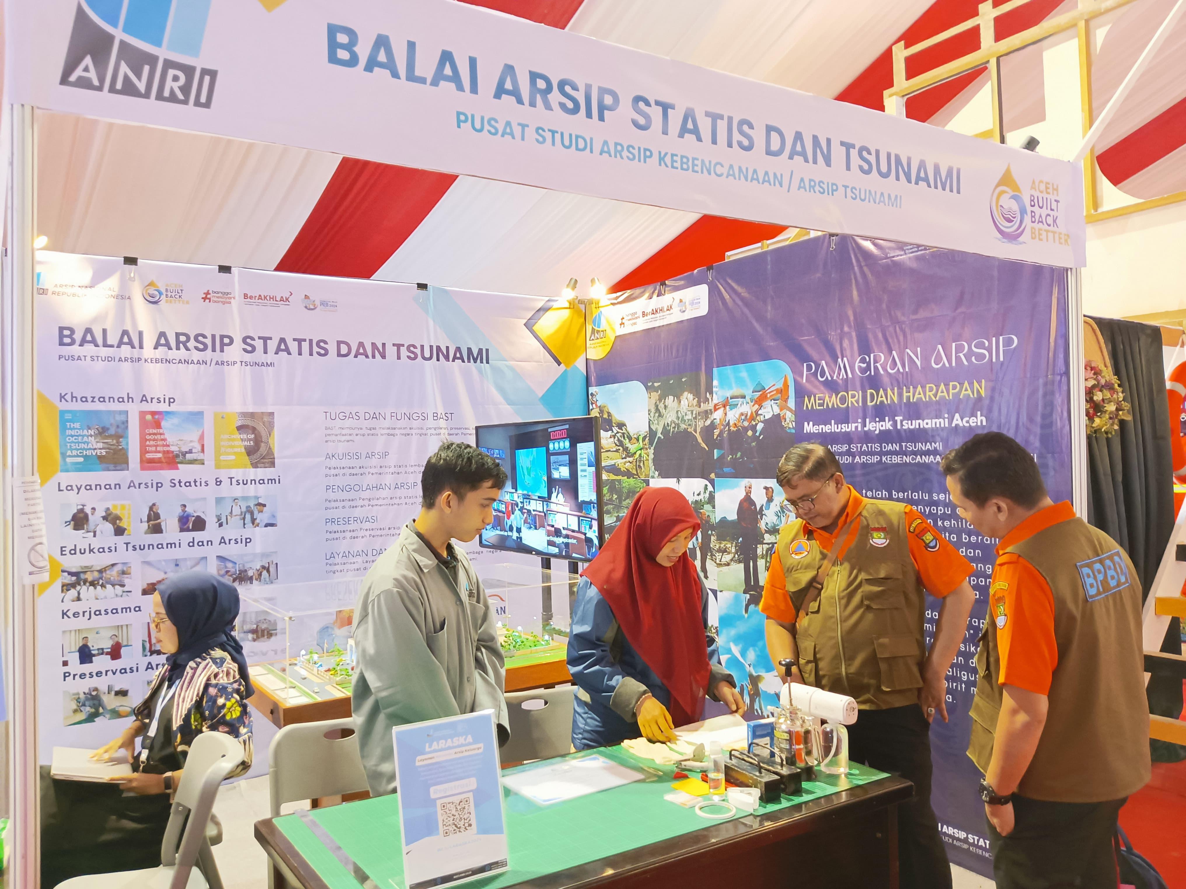 Peringati Bulan Pengurangan Risiko Bencana, BAST Gelar Pameran Arsip Kebencanaan di Balai Meuseuraya Aceh