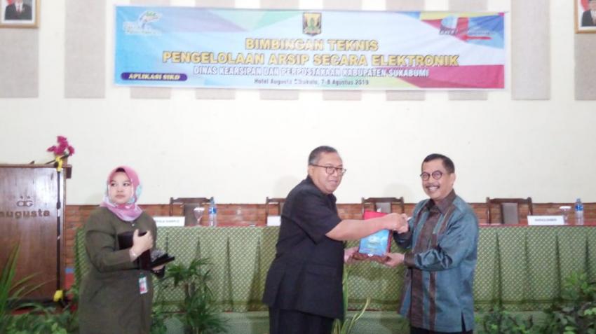 Kabupaten Sukabumi Terima Aplikasi e-Arsip (SIKD) dari ANRI