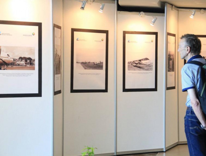 ANRI dan Angkasa Pura II bekerjasama melaksanakan pameran foto di Bandara Husein Sastranegara Bandu
