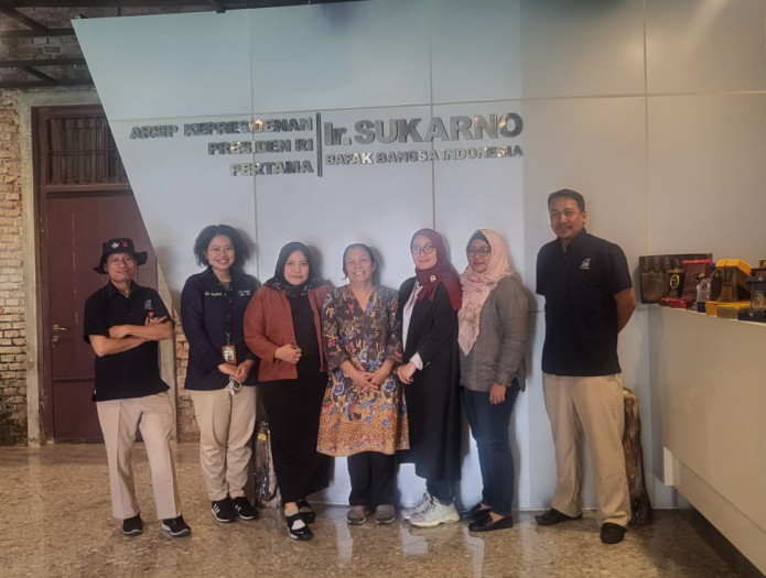 Perwakilan BKKBN Provinsi Kepulauan Riau Kunjungi Pameran Arsip Tetap Presiden Pertama Ir. Sukarno