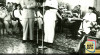 foto Konsul Tiongkok saat memberikan Pidato sambutan dan Tonny Wen menerjemahkan, terlihat  Presiden Sukarno memperhatikan pidato yang disampaikan. 6 Maret 1947. Sumber : ANRI. IPPHOS 1945-1950  No.451