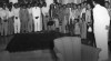 Suasana ketika kunjungan masyarakat Pemeungpeuk, Garut ke Istana Negara, 2 April 1953