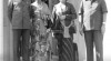 Foto bersama Presiden Soeharto dan Ibu Tien Soeharto saat menerima kunjungan Perdana Menteri Malaysia Mahathir Mohammad dan istri di teras Istana Negara, 16 Maret 1985.