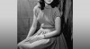 Foto Lies Noor bintang film Indonesia era 1950-1960an sedang berpose dalam sebuah sesi foto, 8 Juni 1952.
