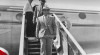 Foto U Khin Maung Latt dan rombongan misi Burma tiba di lapangan terbang Kemayoran pada 15 Juli 1951. Kunjungan ini  dengan sejumlah agenda pertemuan dengan pejabat Indonesia termasuk Wakil Presiden Moh. Hatta.